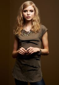 slash print tee khaki