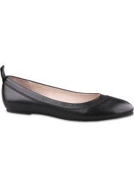 black edged pump