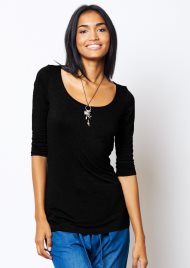 scoop neck tee black