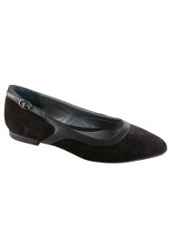 flat pointed pump black